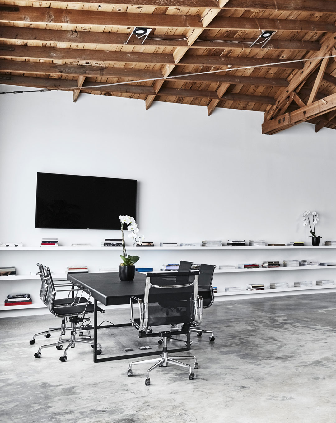 Minimal Design Office Space | Jane Smith Branding Agency